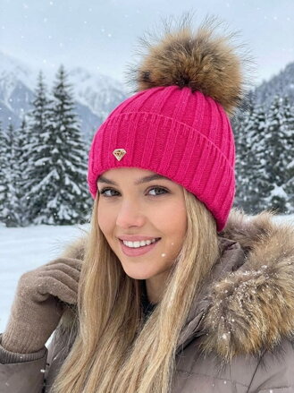 Stylowa damska czapka Andrea fuchsia