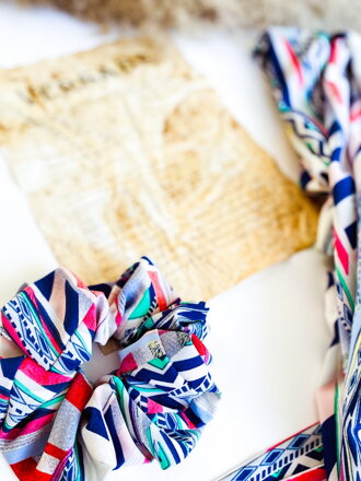 VSB Scrunchie kolorowa gumka do włosów wzór