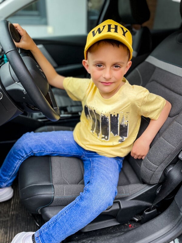 Żółty chłopięcy t-shirt z nadrukiem