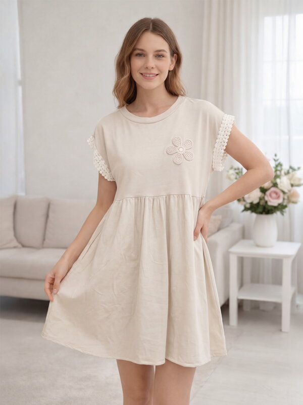 Damskie beżowe sukienki z koronką